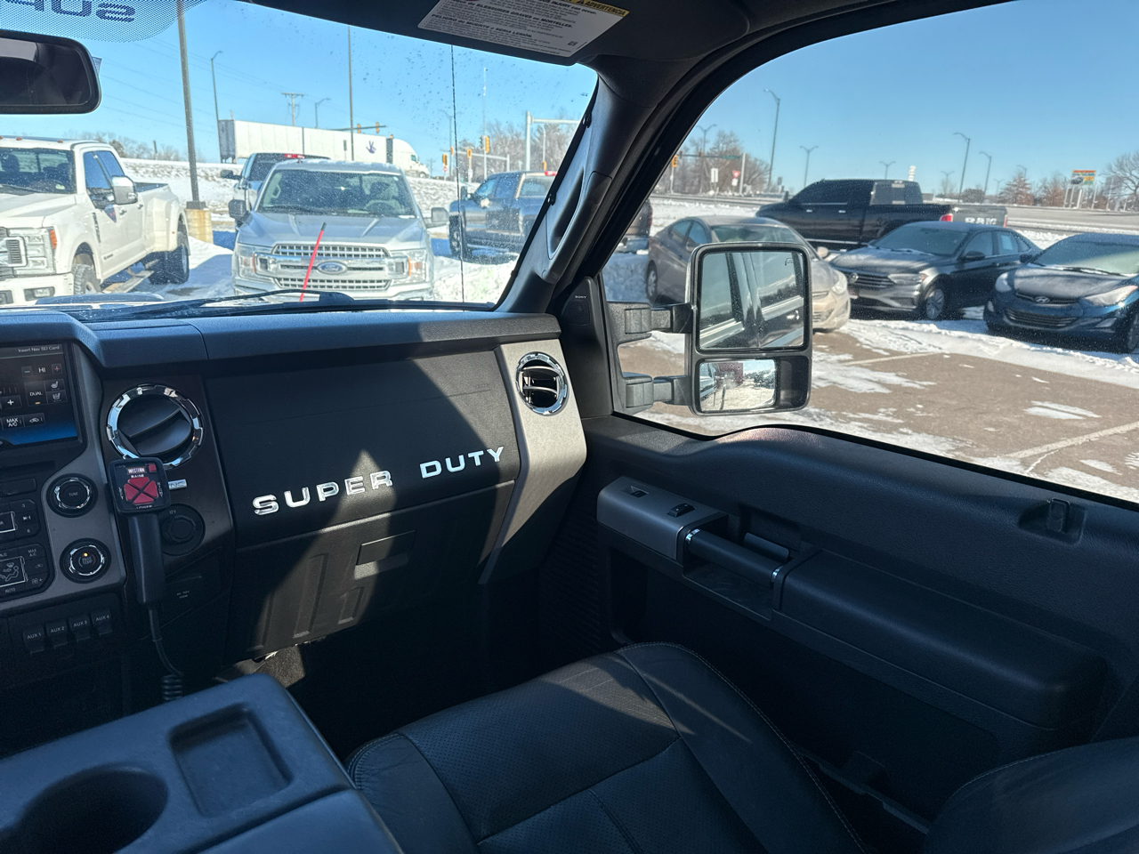 Ford F-350 SD Lariat Crew Cab 4WD 2015