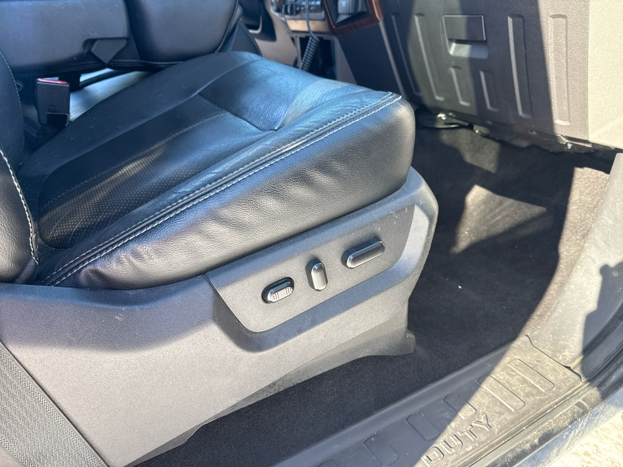 Ford F-350 SD Lariat Crew Cab 4WD 2015