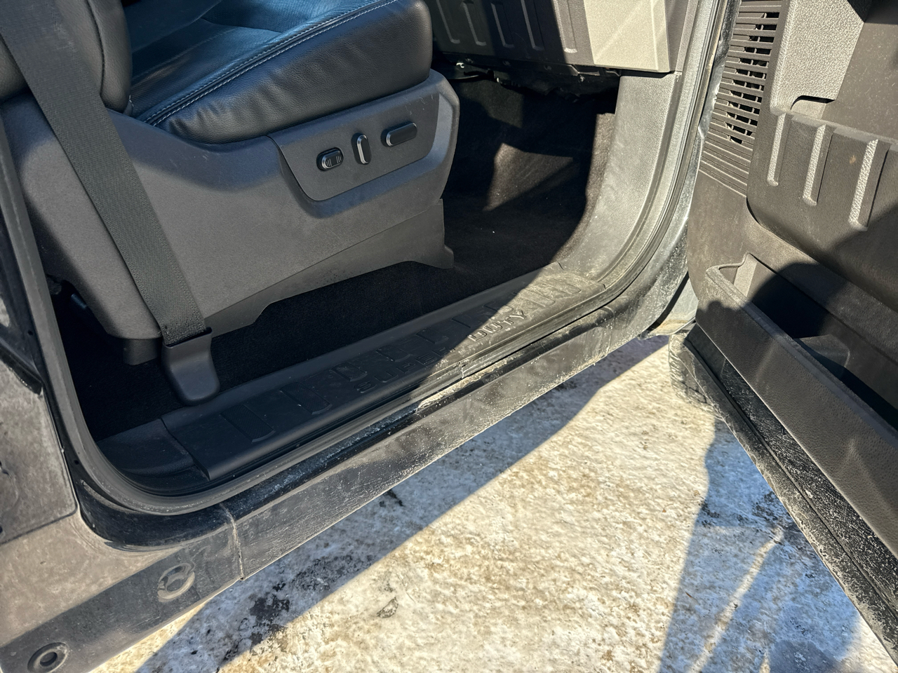 Ford F-350 SD Lariat Crew Cab 4WD 2015