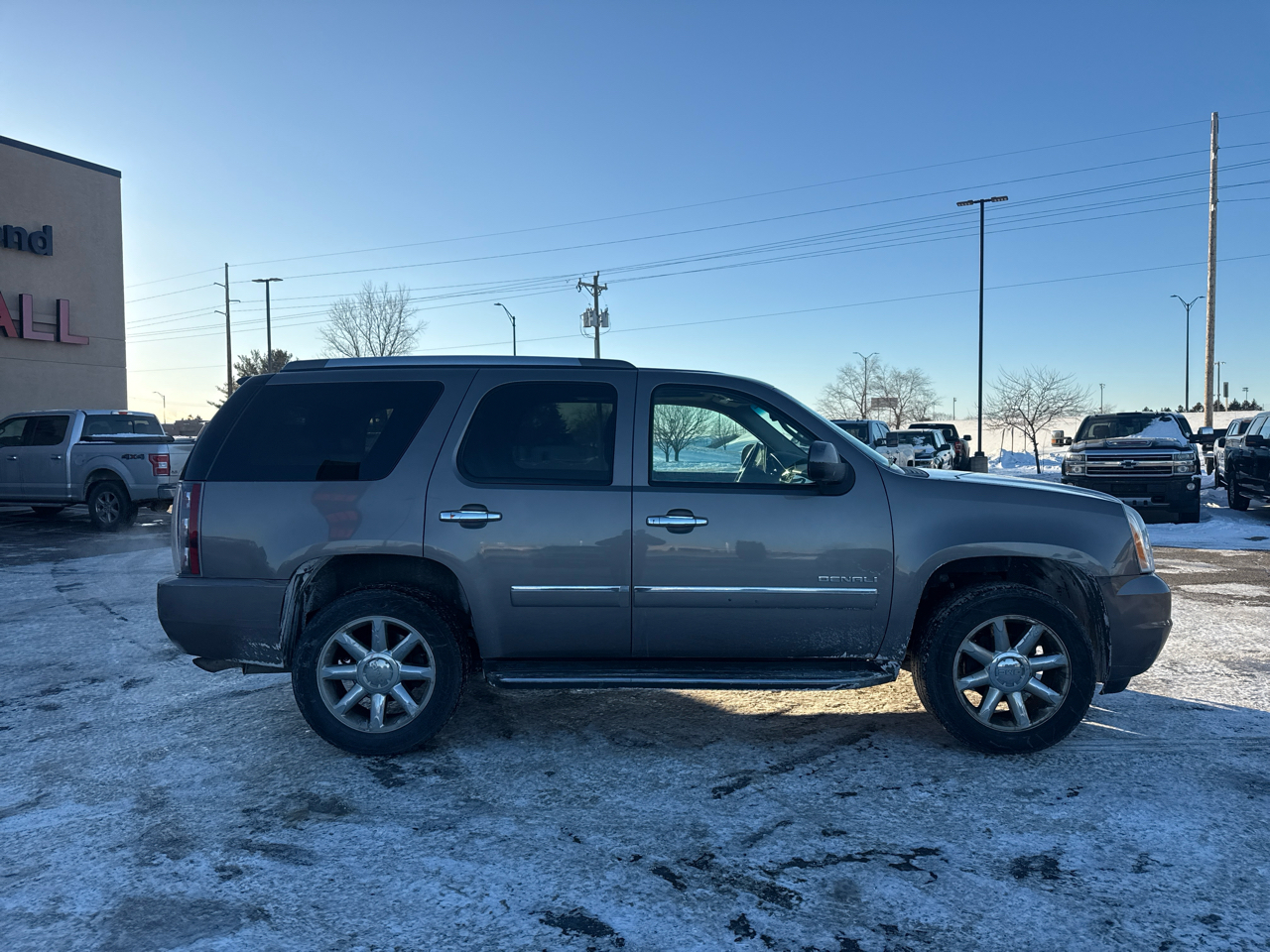 GMC Yukon Denali 4WD 2012