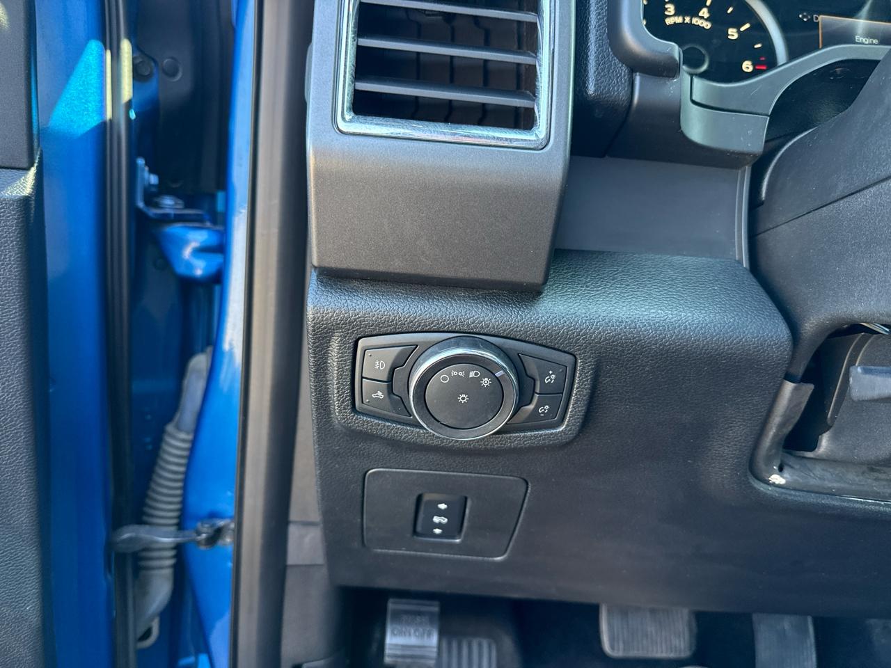 Ford F-150 XLT SuperCrew 5.5-ft. Bed 4WD 2015