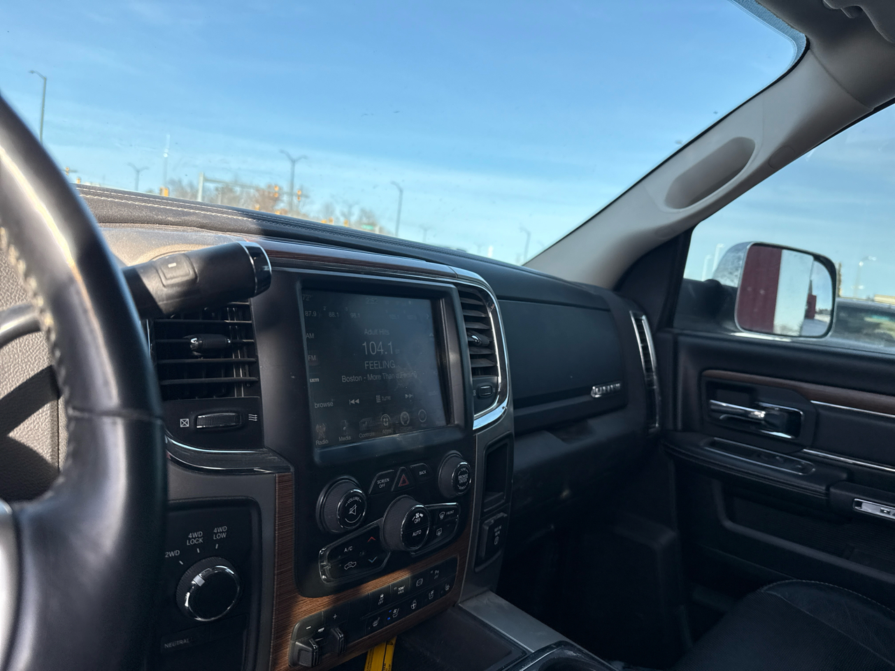 RAM 3500 Laramie Crew Cab SWB 4WD 2015