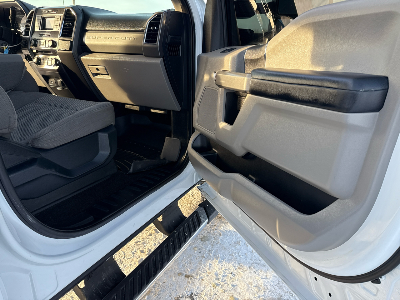 Ford F-250 SD XLT Crew Cab 4WD 2017