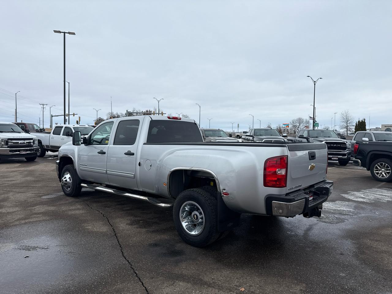 Chevrolet Silverado 3500HD LT Crew Cab 4WD 2011