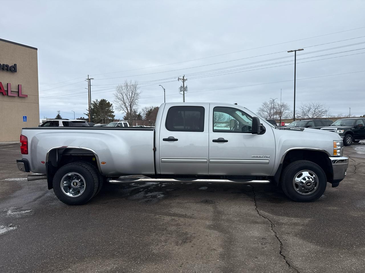 Chevrolet Silverado 3500HD LT Crew Cab 4WD 2011
