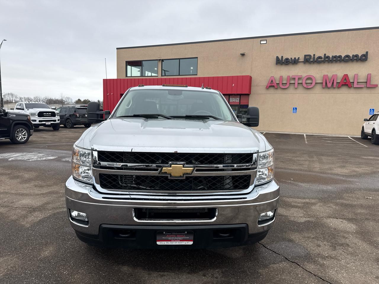 Chevrolet Silverado 3500HD LT Crew Cab 4WD 2011
