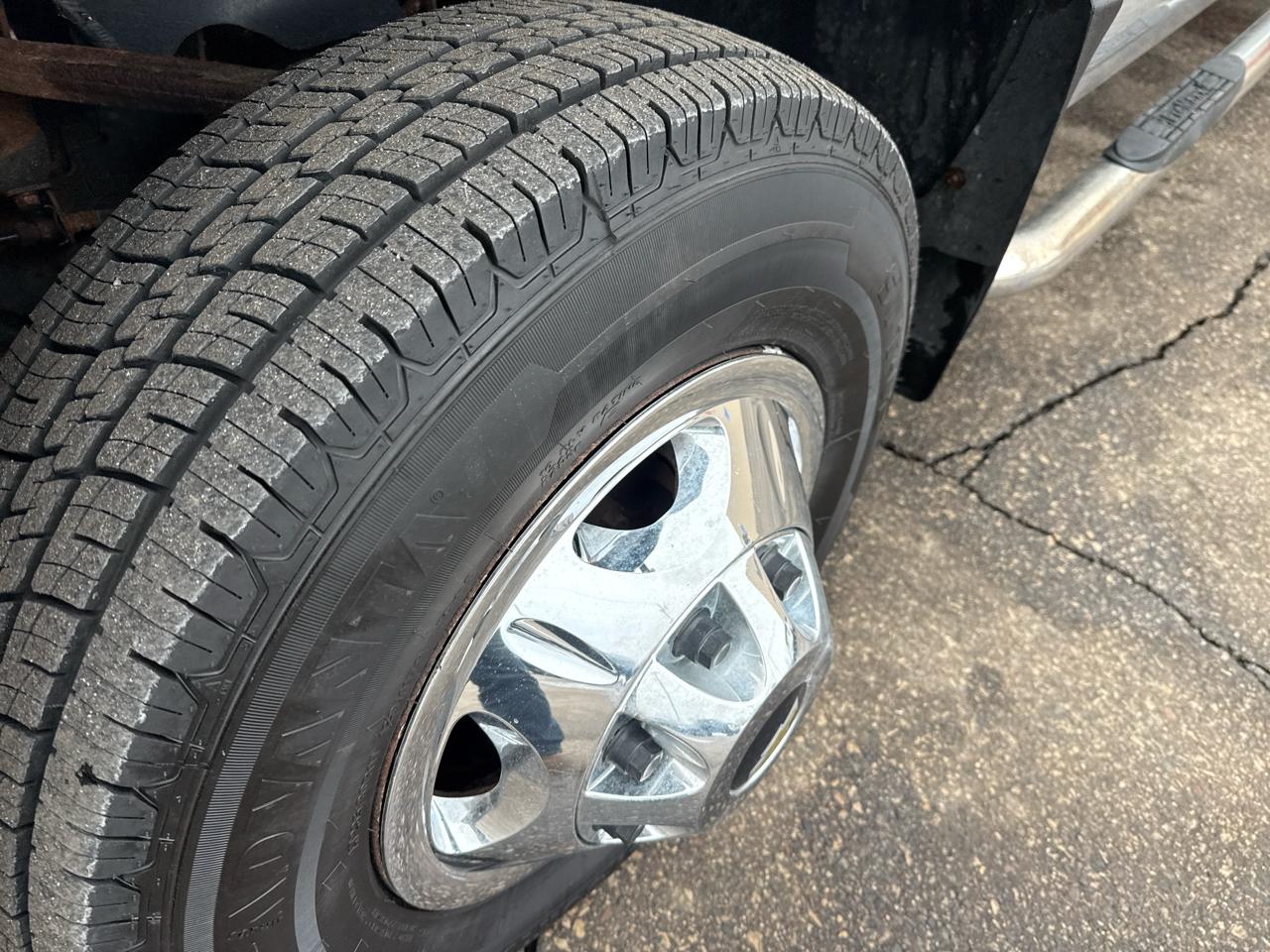 Chevrolet Silverado 3500HD LT Crew Cab 4WD 2011