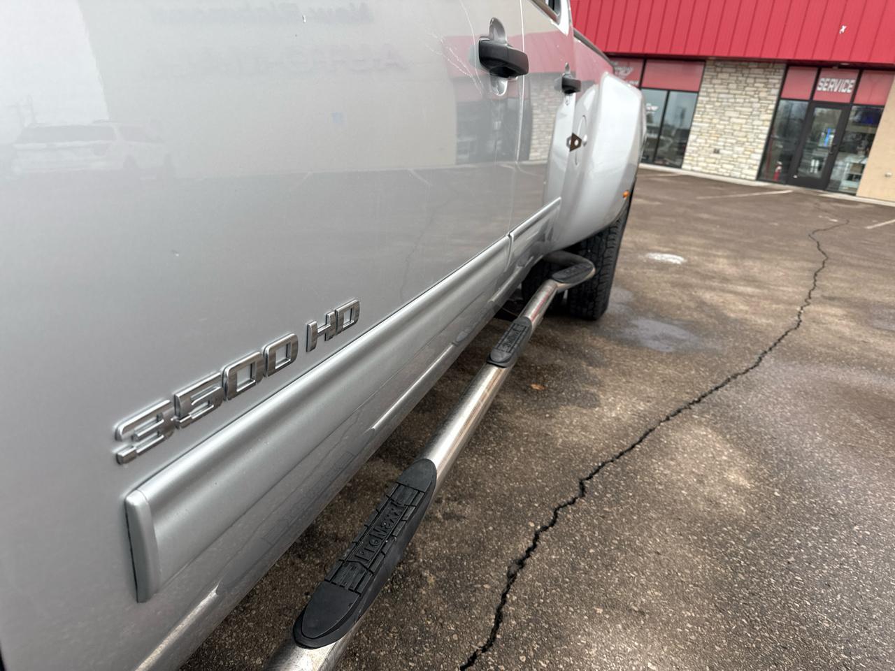 Chevrolet Silverado 3500HD LT Crew Cab 4WD 2011