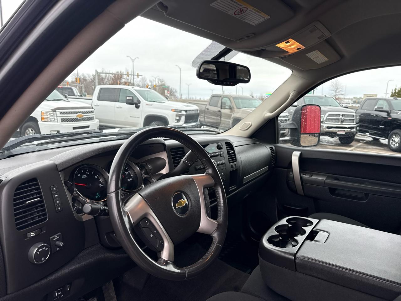 Chevrolet Silverado 3500HD LT Crew Cab 4WD 2011