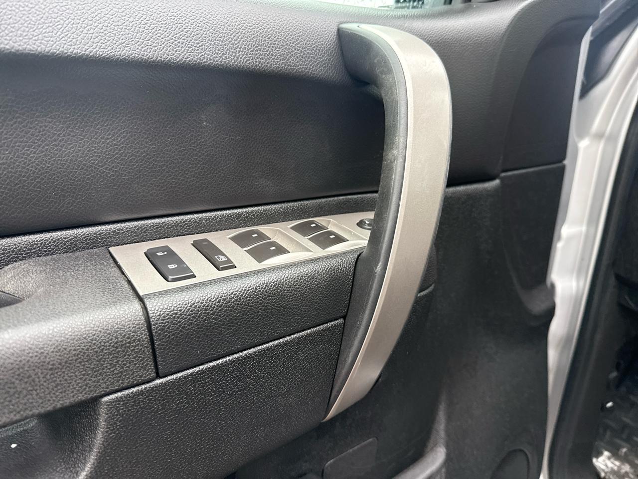 Chevrolet Silverado 3500HD LT Crew Cab 4WD 2011