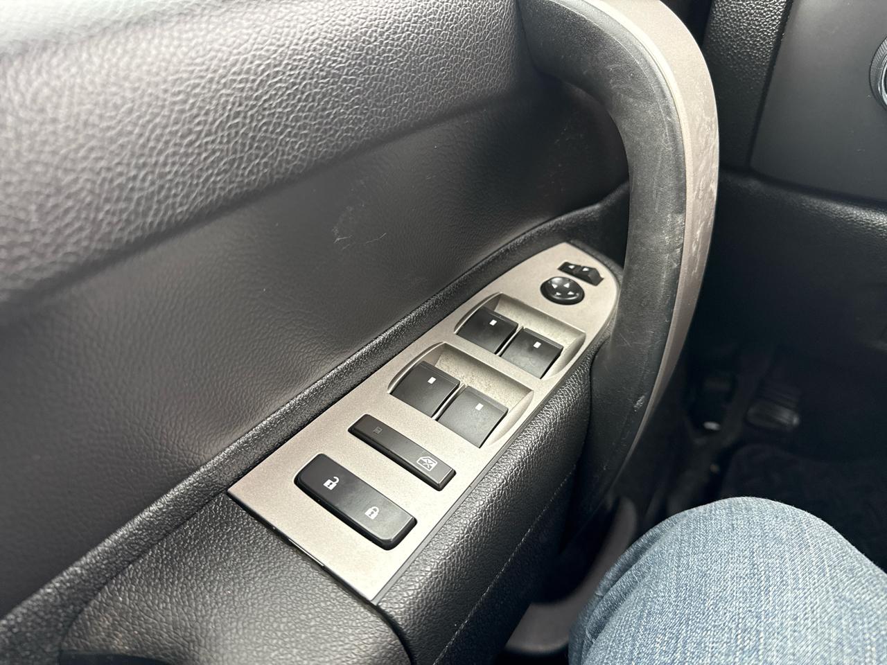 Chevrolet Silverado 3500HD LT Crew Cab 4WD 2011