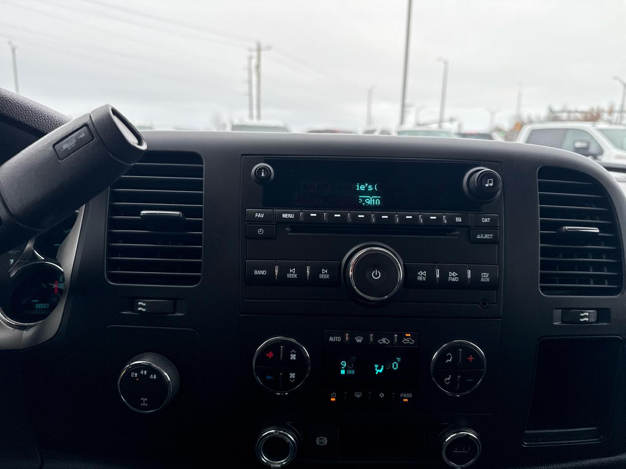 Chevrolet Silverado 3500HD LT Crew Cab 4WD 2011