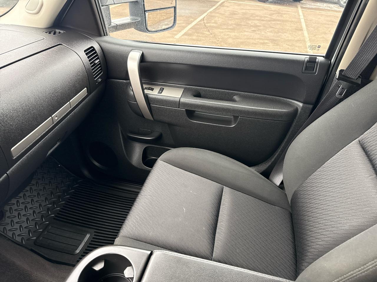 Chevrolet Silverado 3500HD LT Crew Cab 4WD 2011