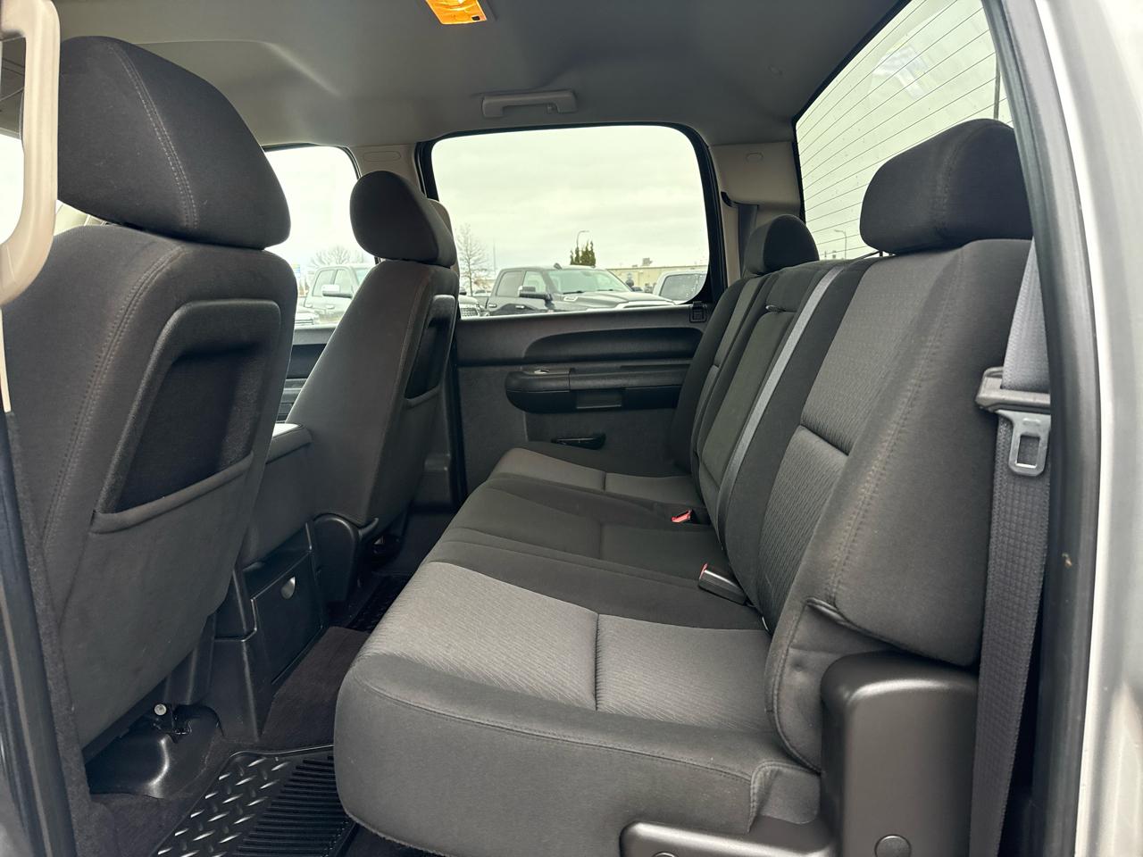 Chevrolet Silverado 3500HD LT Crew Cab 4WD 2011