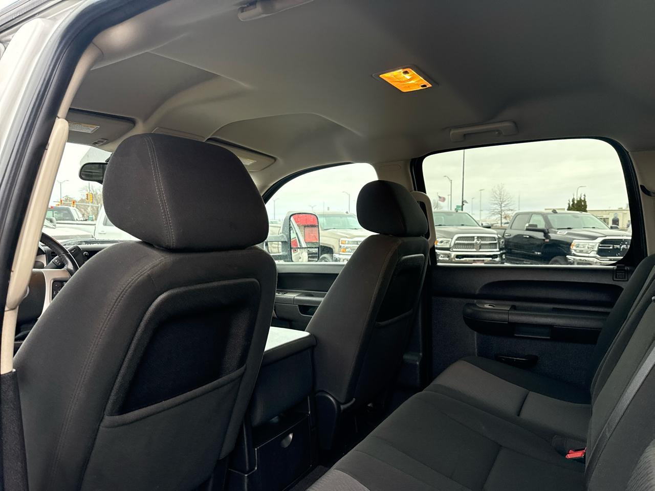 Chevrolet Silverado 3500HD LT Crew Cab 4WD 2011