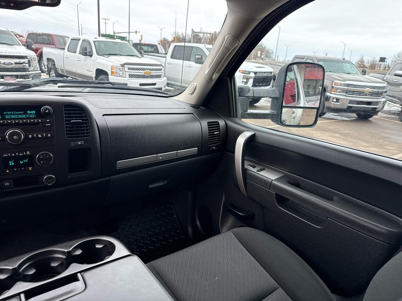 Chevrolet Silverado 3500HD LT Crew Cab 4WD 2011