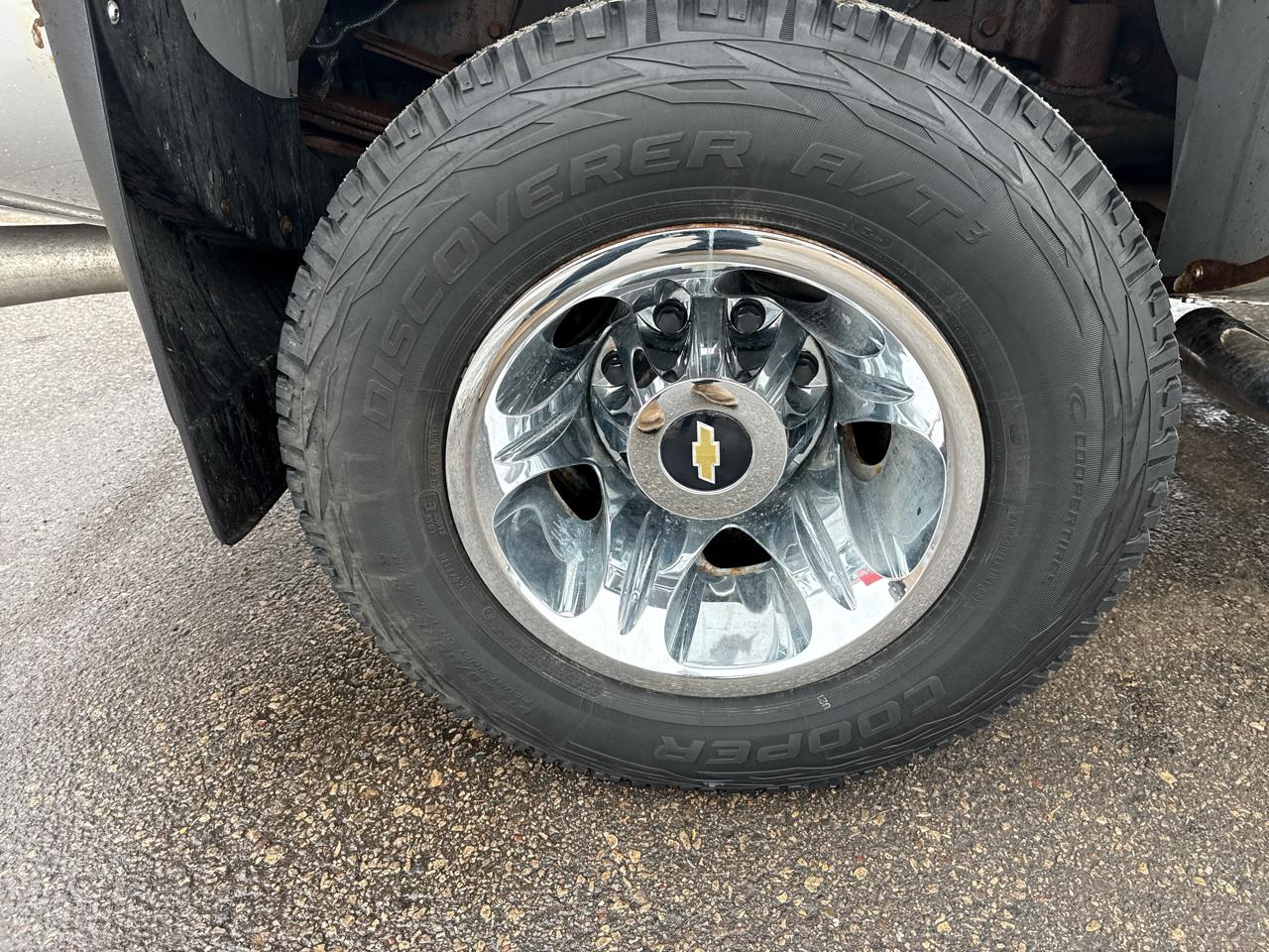 Chevrolet Silverado 3500HD LT Crew Cab 4WD 2011