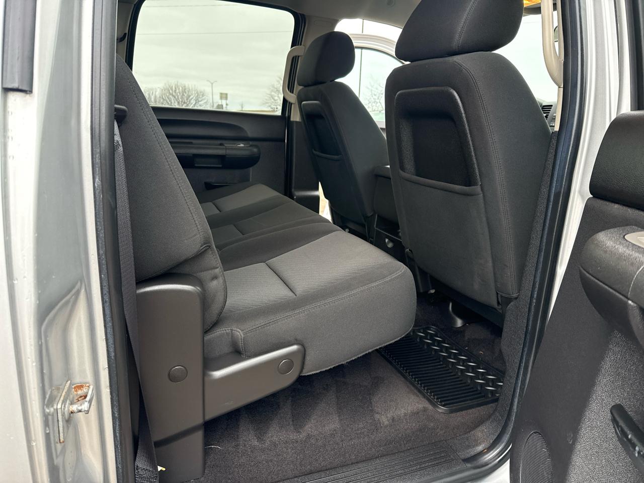 Chevrolet Silverado 3500HD LT Crew Cab 4WD 2011