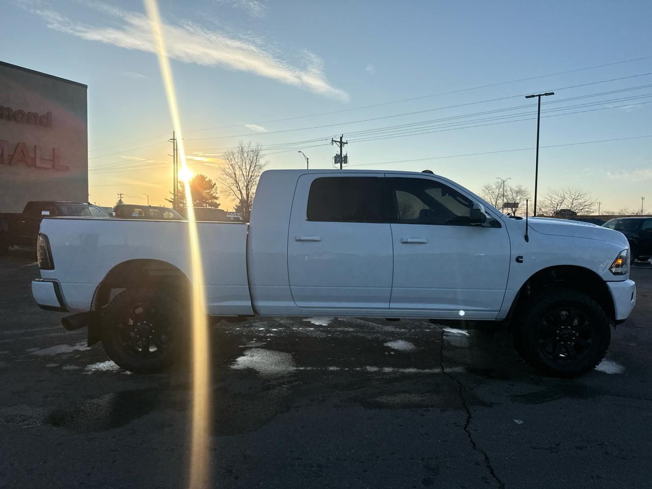 RAM 2500 SLT Mega Cab 4WD 2015