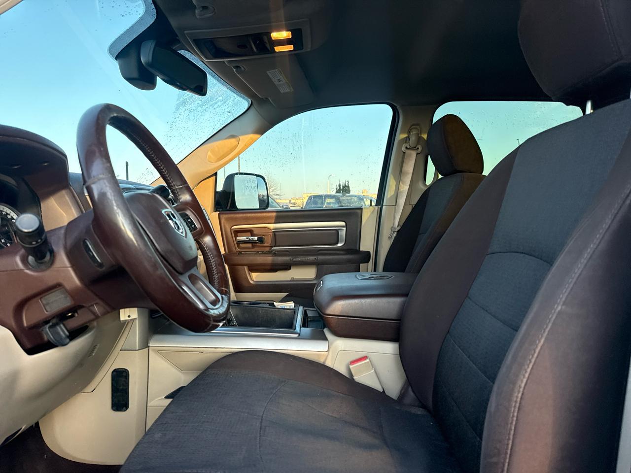 RAM 2500 SLT Mega Cab 4WD 2015