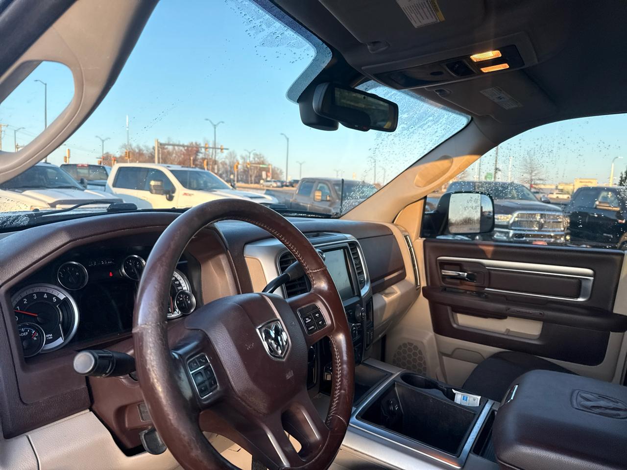 RAM 2500 SLT Mega Cab 4WD 2015