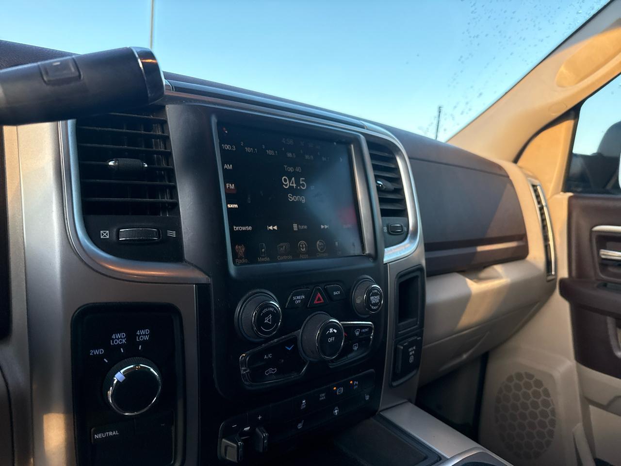 RAM 2500 SLT Mega Cab 4WD 2015