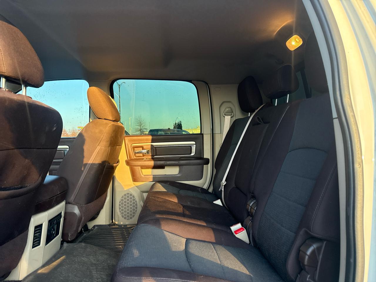 RAM 2500 SLT Mega Cab 4WD 2015