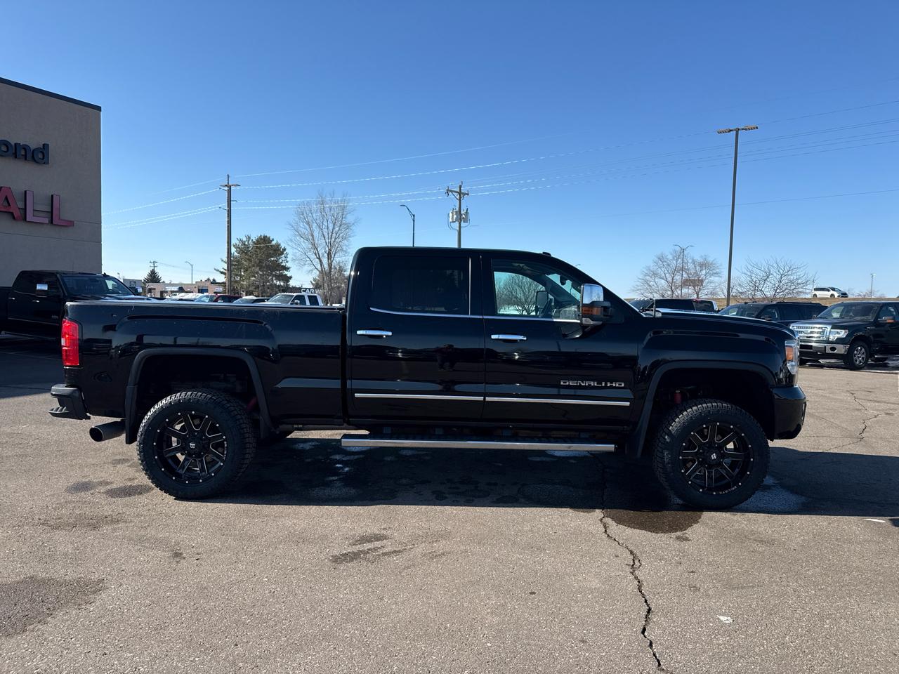 GMC Sierra 2500HD Denali Crew Cab 4WD 2016