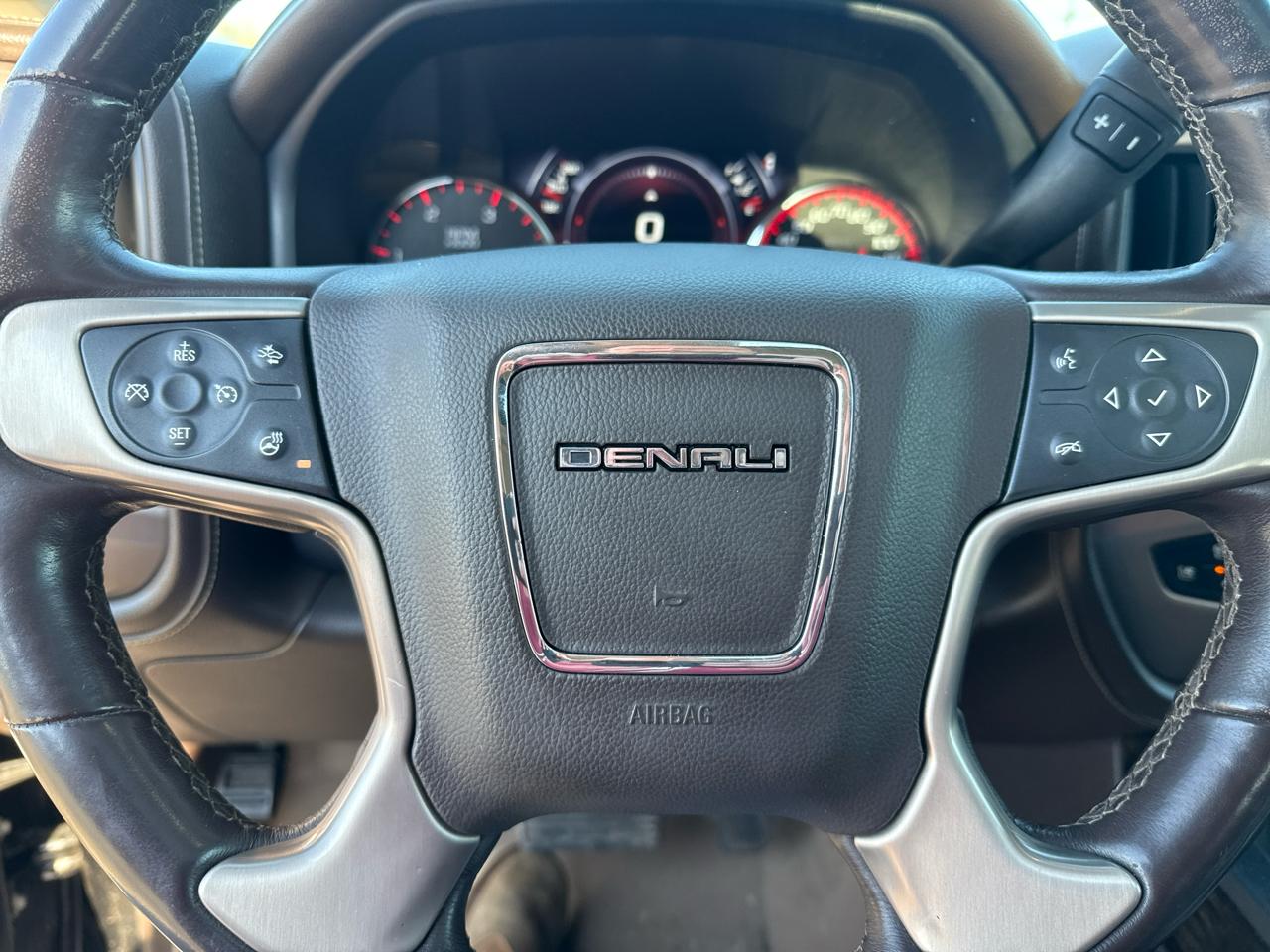 GMC Sierra 2500HD Denali Crew Cab 4WD 2016