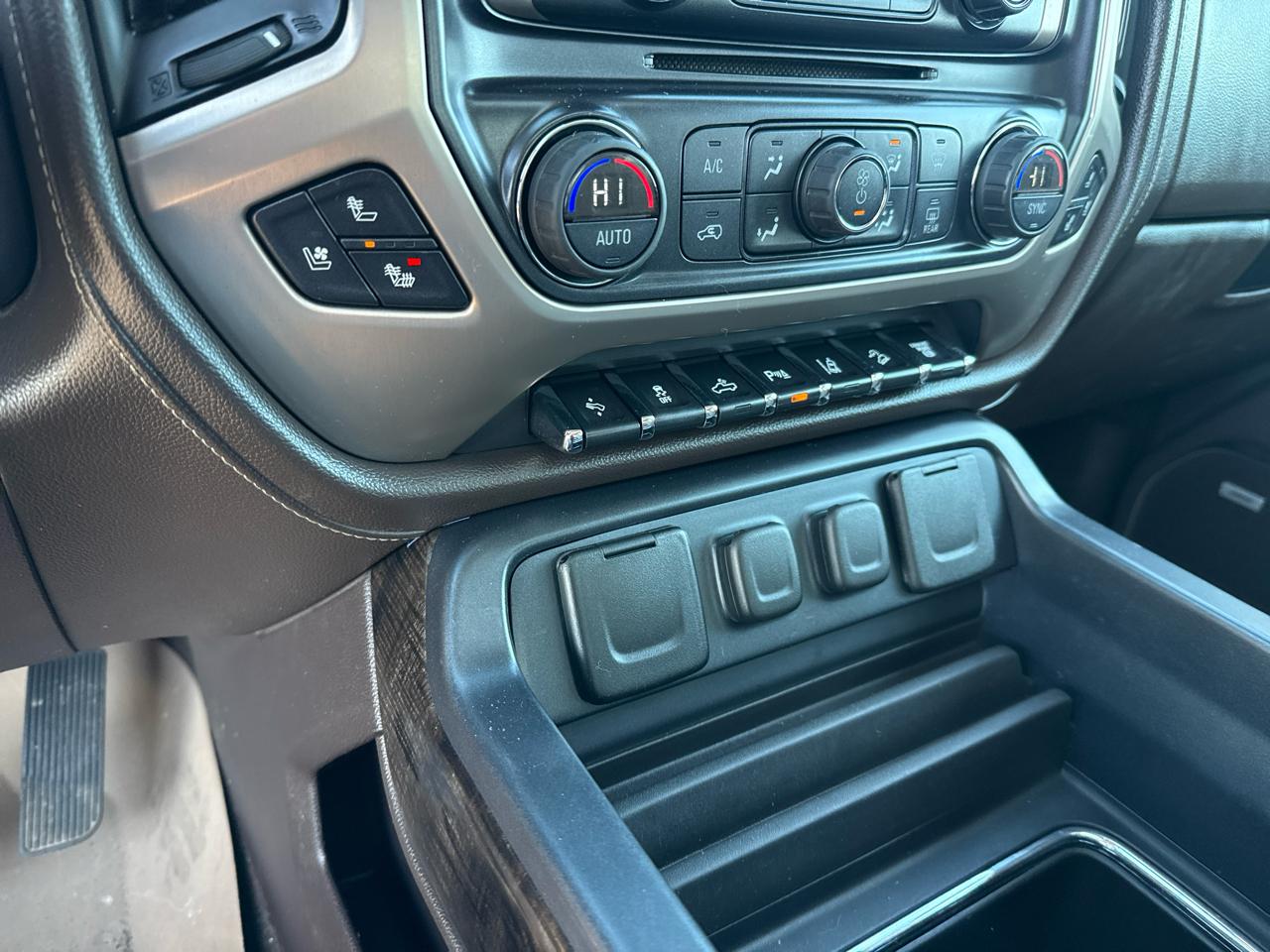 GMC Sierra 2500HD Denali Crew Cab 4WD 2016