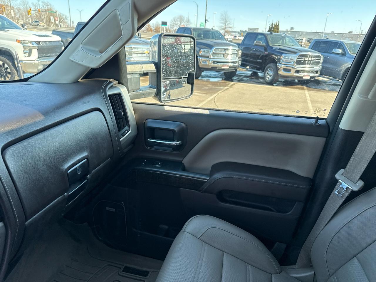 GMC Sierra 2500HD Denali Crew Cab 4WD 2016