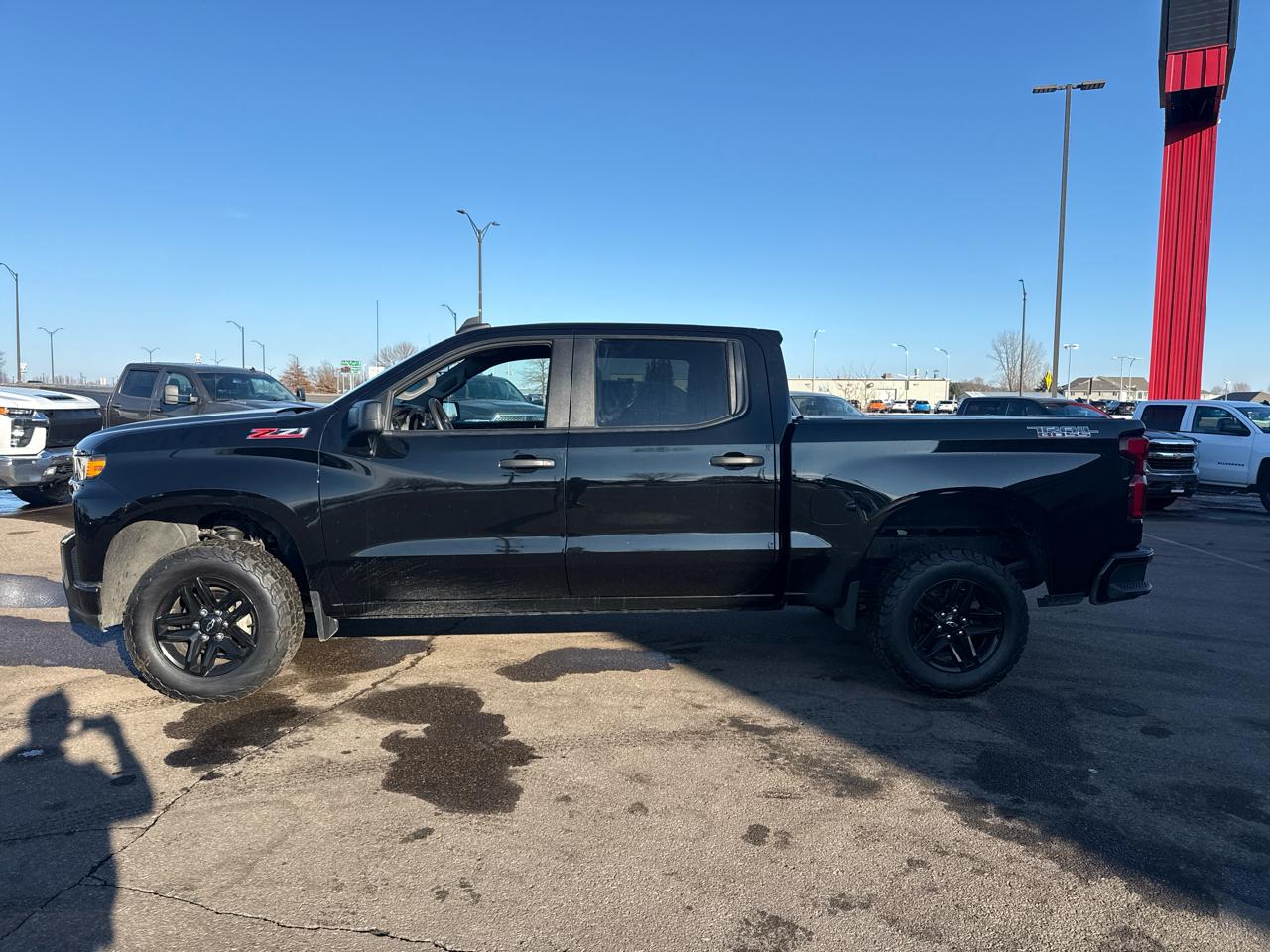 Chevrolet Silverado 1500 Limited Custom Trail Boss Crew Cab Short Box 4WD 2022