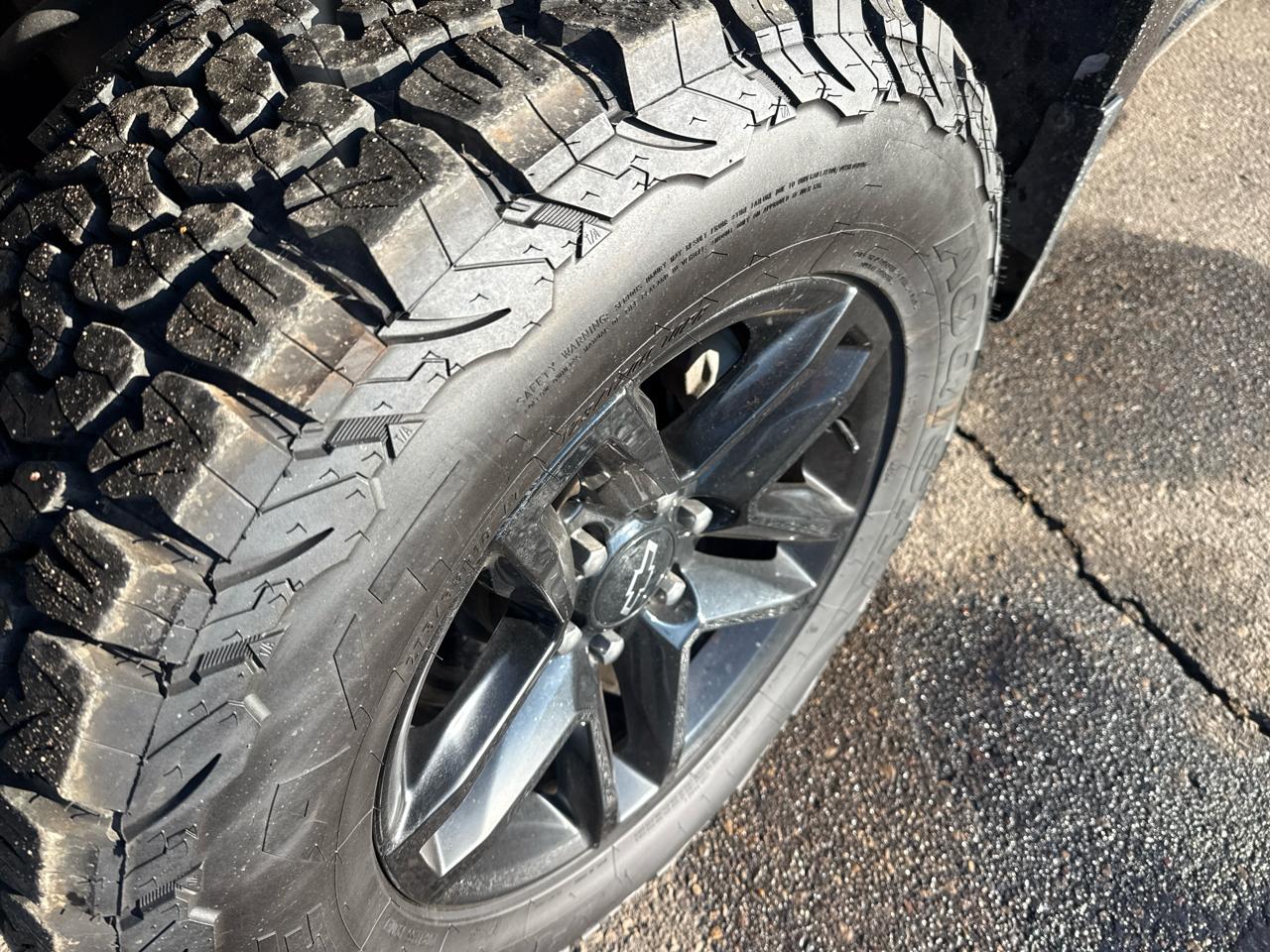 Chevrolet Silverado 1500 Limited Custom Trail Boss Crew Cab Short Box 4WD 2022