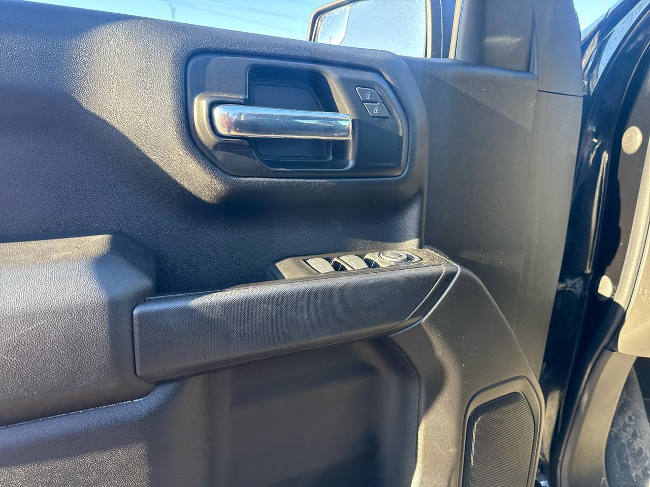 Chevrolet Silverado 1500 Limited Custom Trail Boss Crew Cab Short Box 4WD 2022