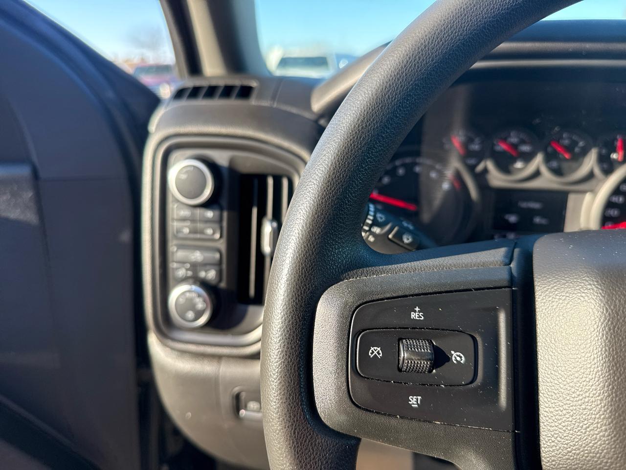 Chevrolet Silverado 1500 Limited Custom Trail Boss Crew Cab Short Box 4WD 2022