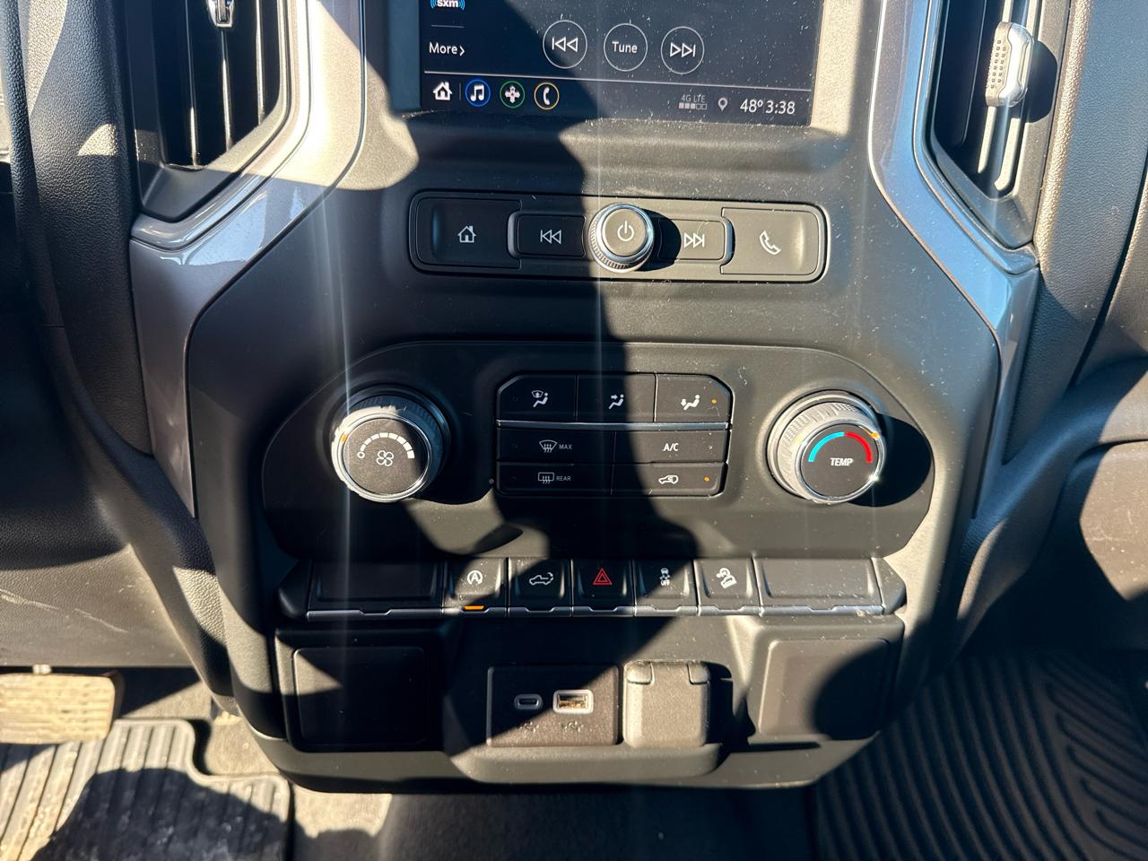 Chevrolet Silverado 1500 Limited Custom Trail Boss Crew Cab Short Box 4WD 2022