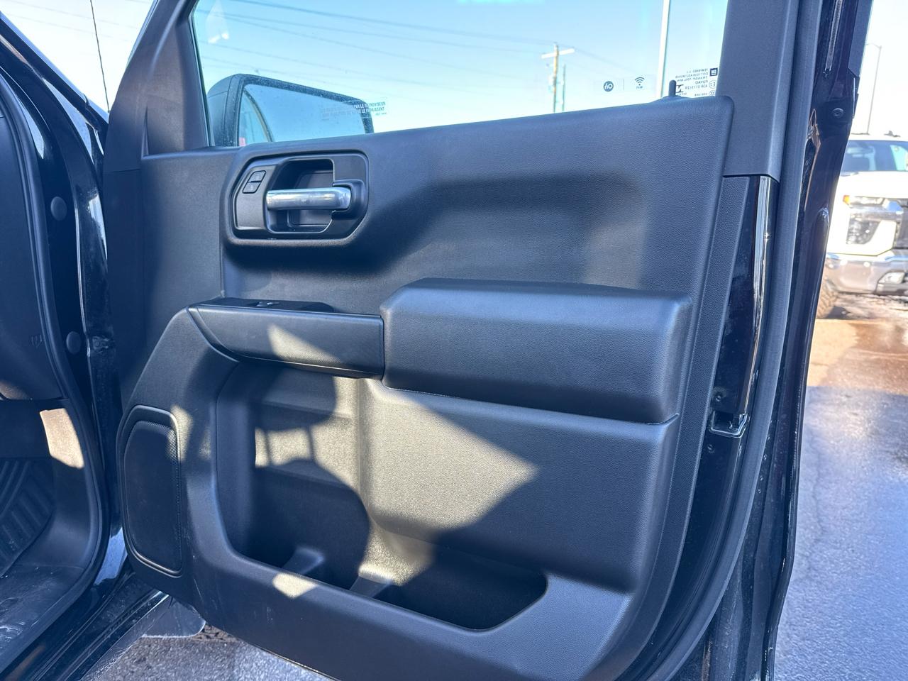 Chevrolet Silverado 1500 Limited Custom Trail Boss Crew Cab Short Box 4WD 2022