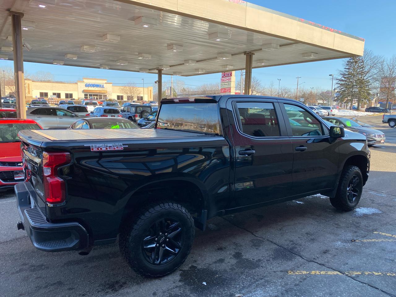Chevrolet Silverado 1500 Limited Custom Trail Boss Crew Cab Short Box 4WD 2022
