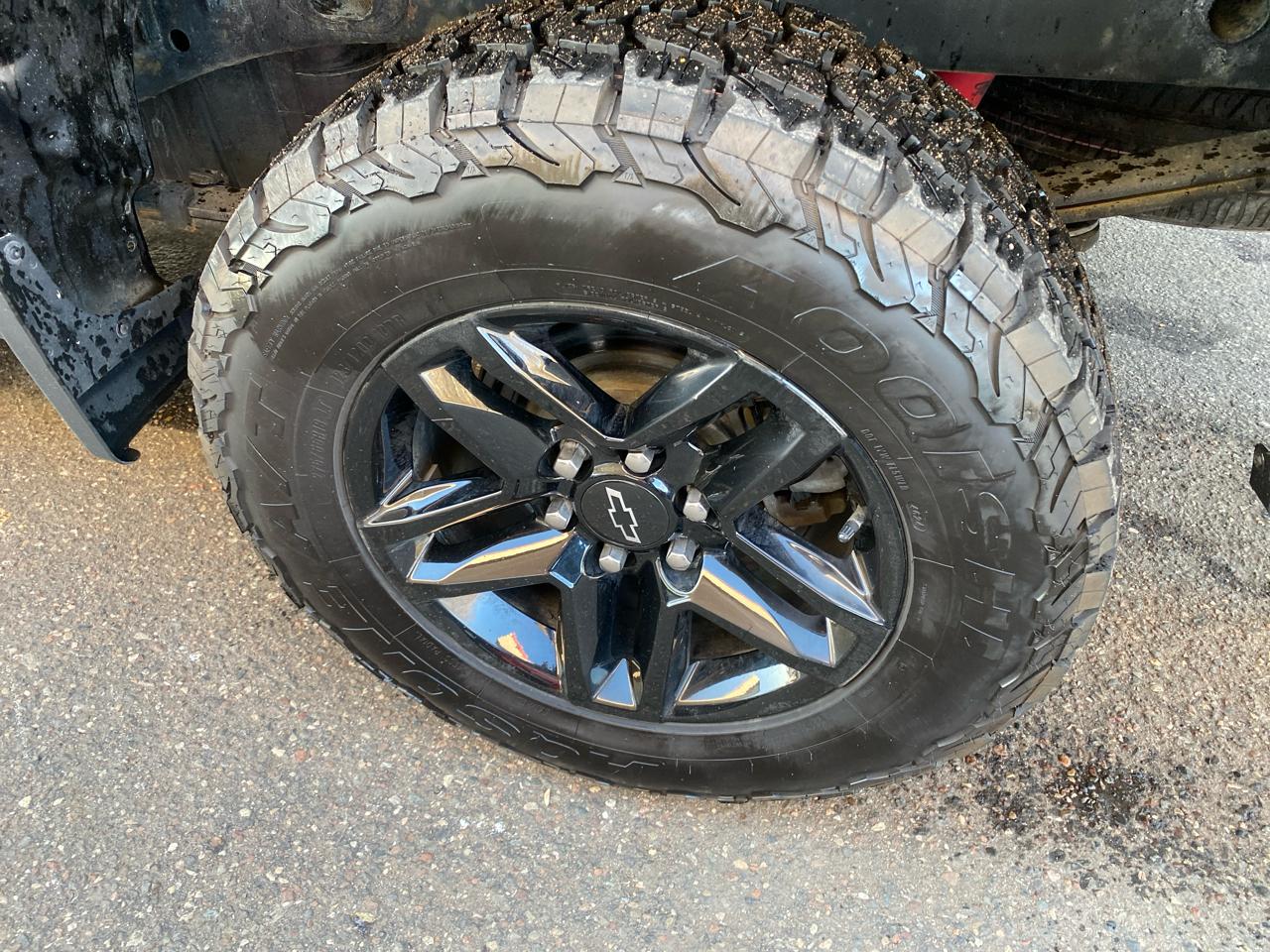 Chevrolet Silverado 1500 Limited Custom Trail Boss Crew Cab Short Box 4WD 2022