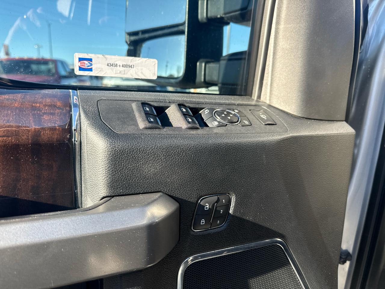 Ford F-250 SD Platinum Crew Cab 4WD 2017