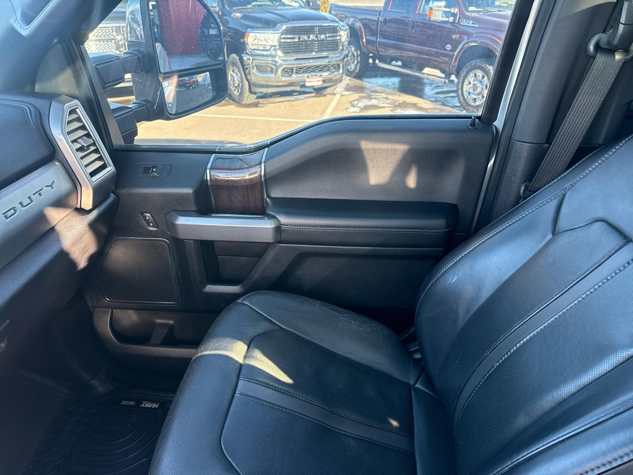 Ford F-250 SD Platinum Crew Cab 4WD 2017