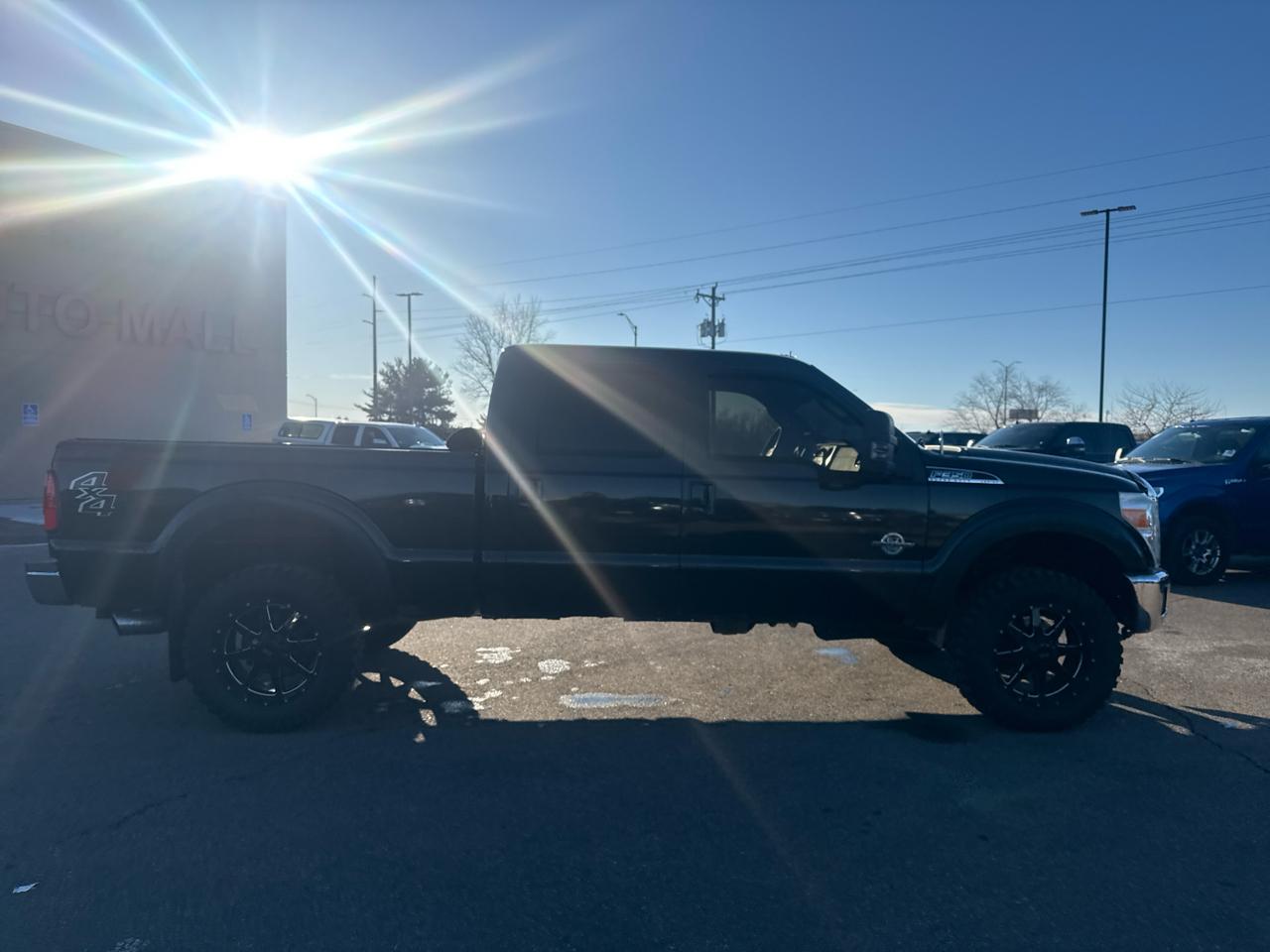 Ford F-350 SD Lariat Crew Cab 4WD 2011