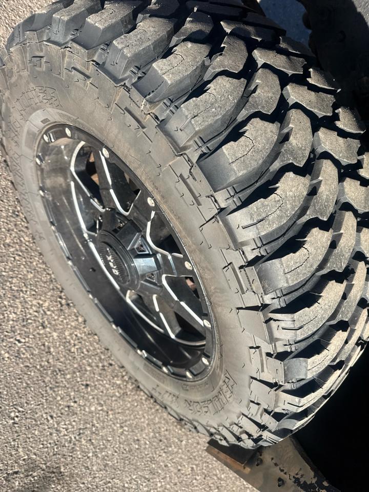 Ford F-350 SD Lariat Crew Cab 4WD 2011