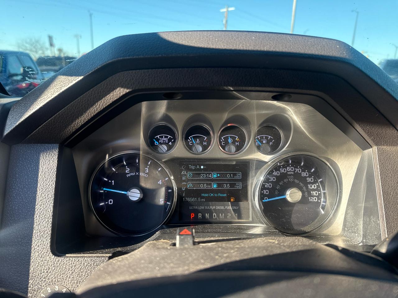 Ford F-350 SD Lariat Crew Cab 4WD 2011