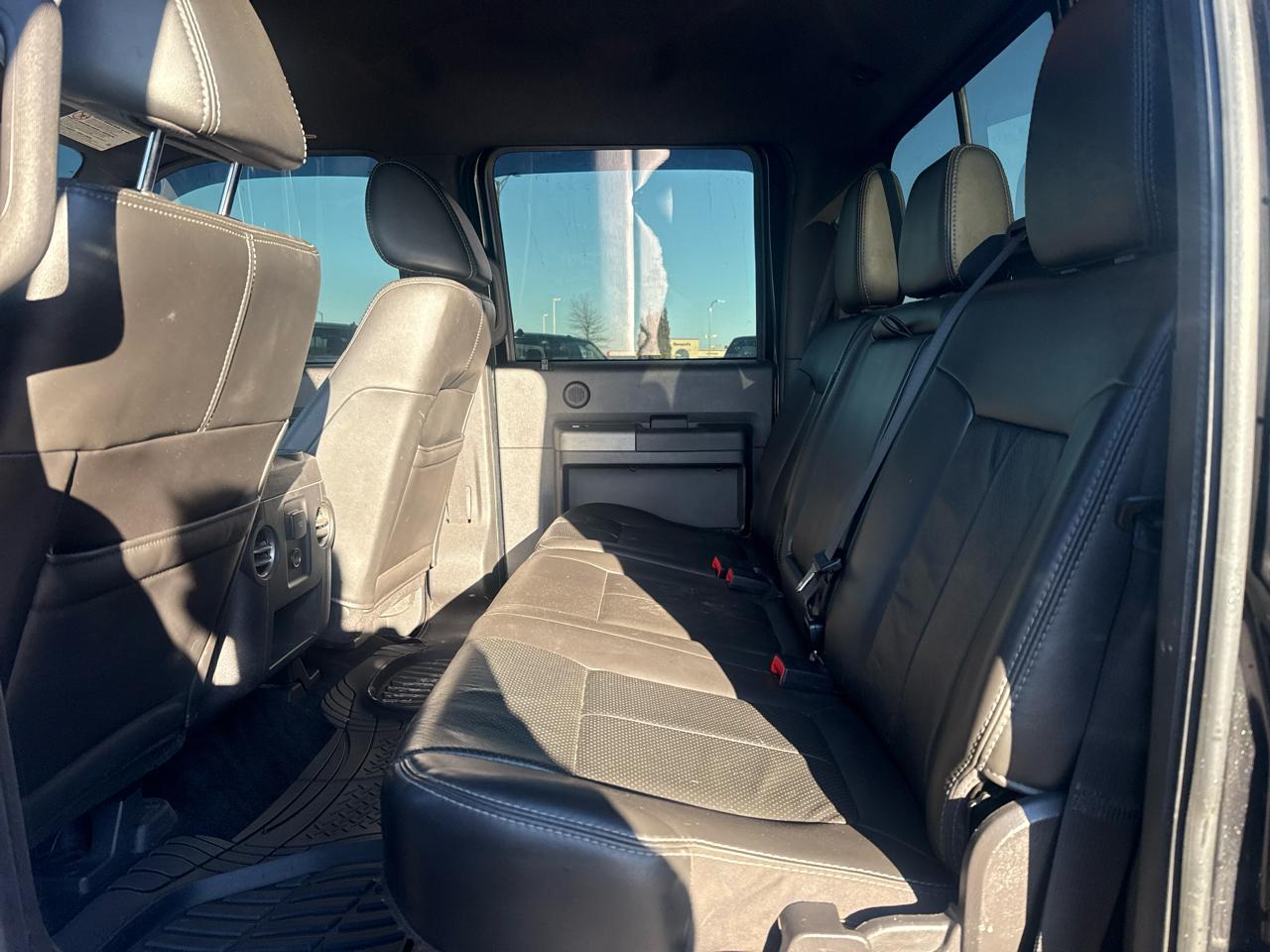 Ford F-350 SD Lariat Crew Cab 4WD 2011