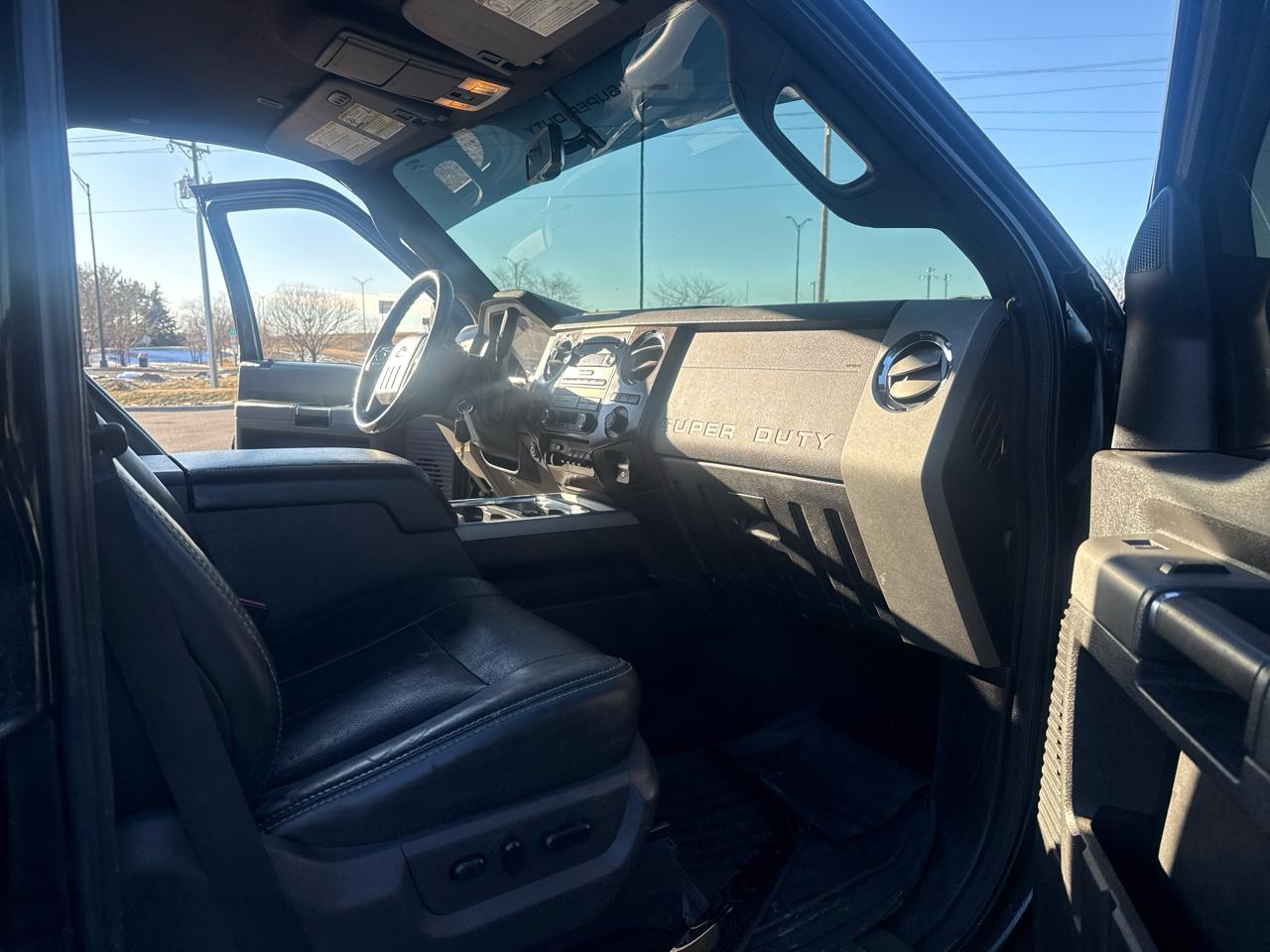 Ford F-350 SD Lariat Crew Cab 4WD 2011