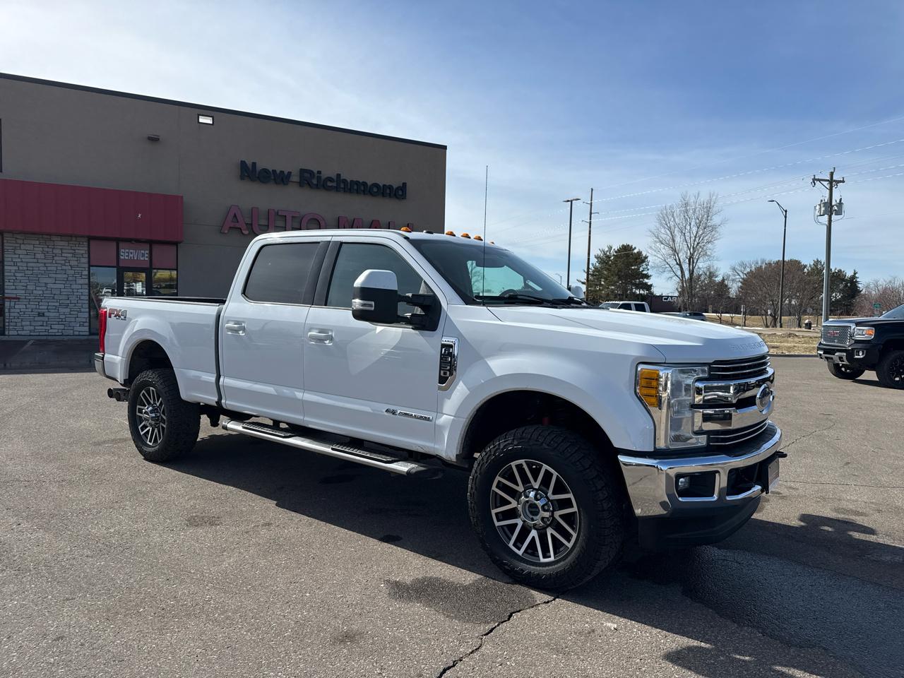 Ford F-350 SD Lariat Crew Cab 4WD 2017