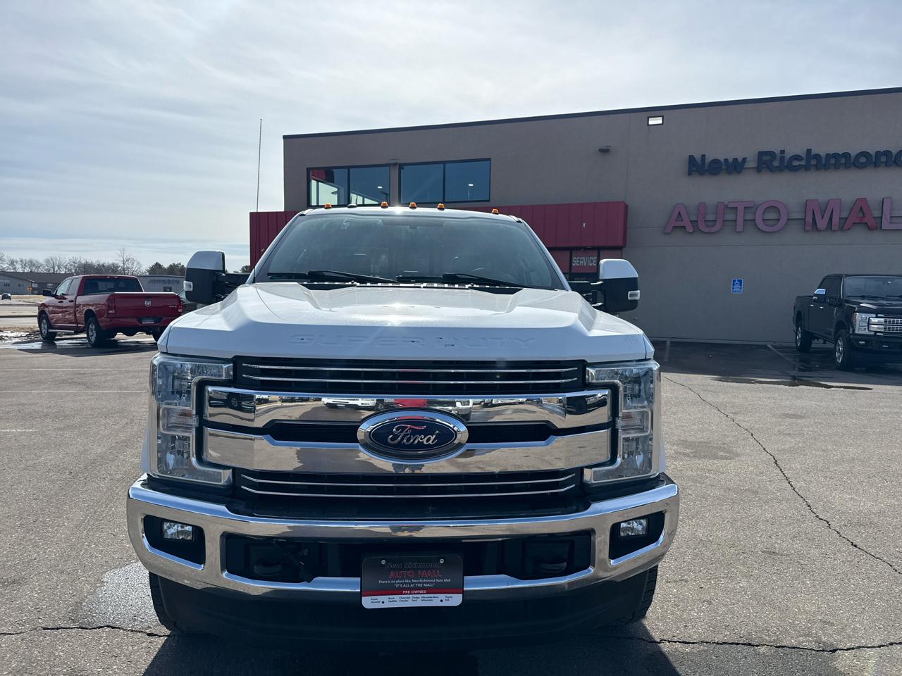 Ford F-350 SD Lariat Crew Cab 4WD 2017