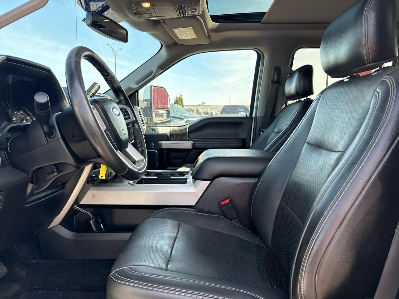 Ford F-350 SD Lariat Crew Cab 4WD 2017