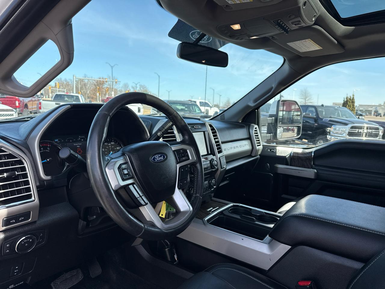 Ford F-350 SD Lariat Crew Cab 4WD 2017